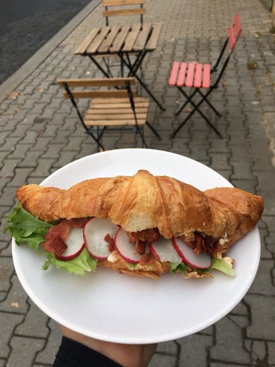 Dnes u nás ke snídani!  Vajíčková, ředkvičky, vypečená slanina