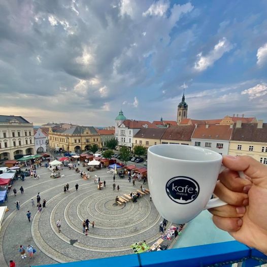 Dnes až do 13h si můžete kávu zakoupenou v našem stánku vypít nad střechami Měln…