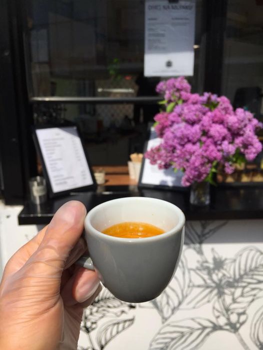 Od 8h do 12h pro Vás připravujeme kávu v Kafe Mělník – Šestihran V rámci Mělnic…