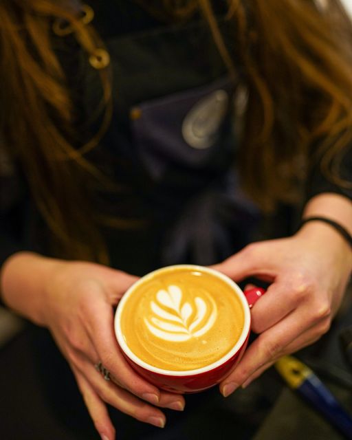 Vánoční cappuccino v plné parádě   Espresso, náš skvělý vaječňák z karibského ru…